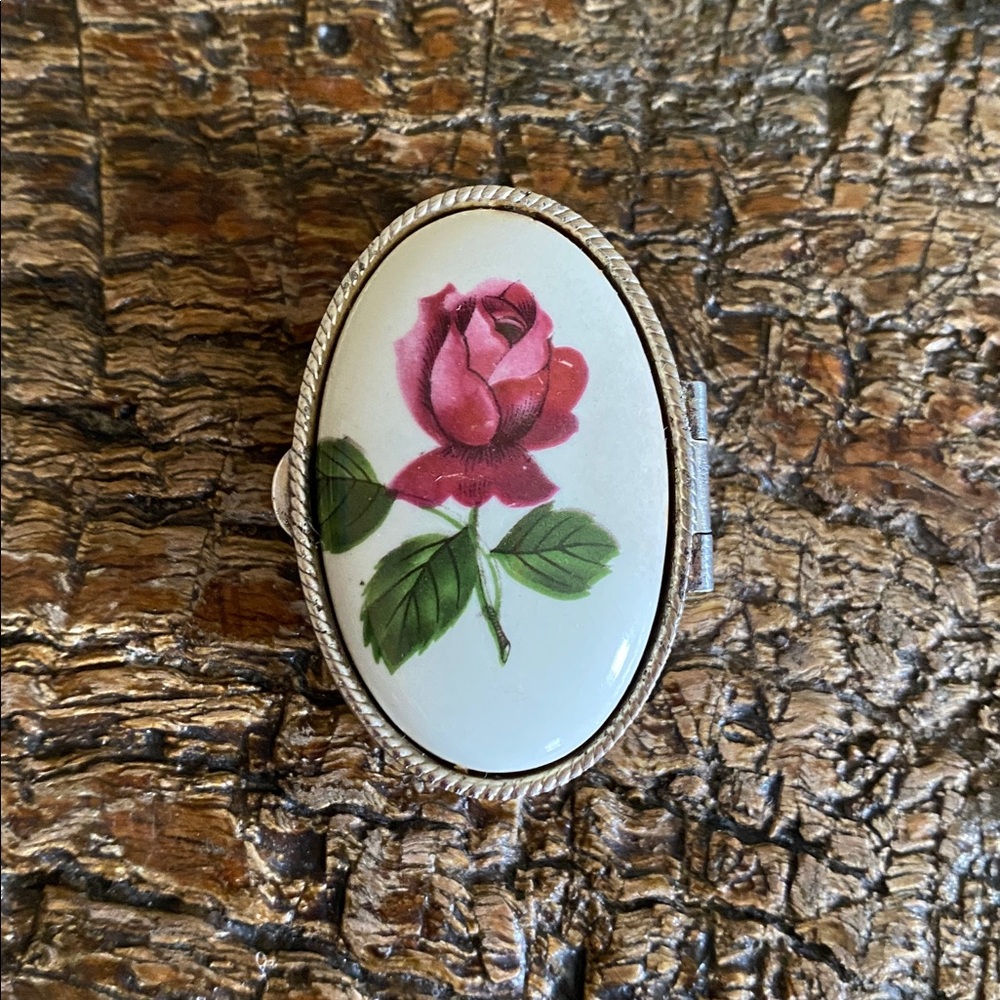 🌹Vintage🌹Rose Pill Box - Picture 8 of 8